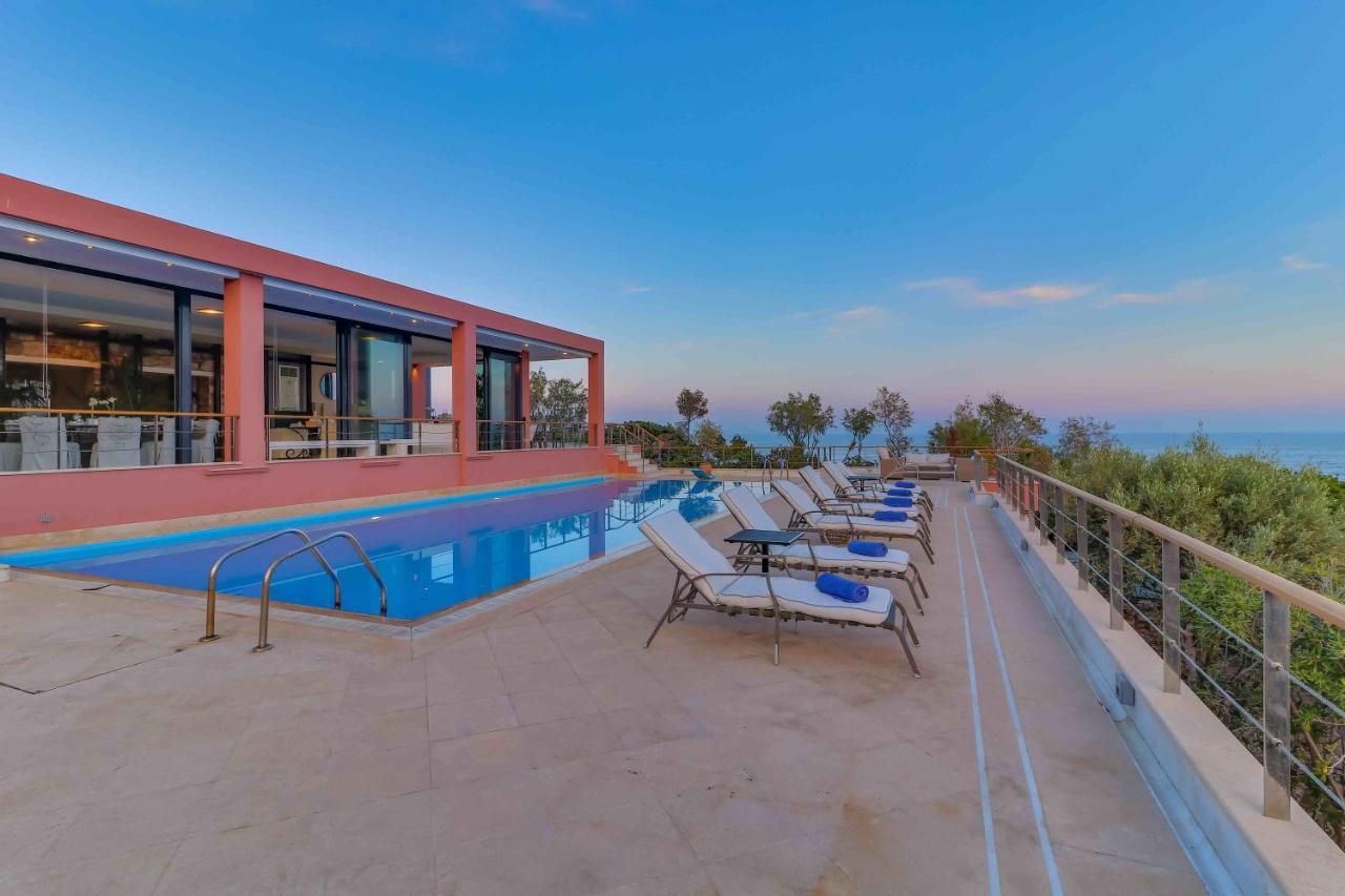 Black Diamond Beachfront Pool Villa Pasithea In Sounio, Athens Σούνιο Εξωτερικό φωτογραφία